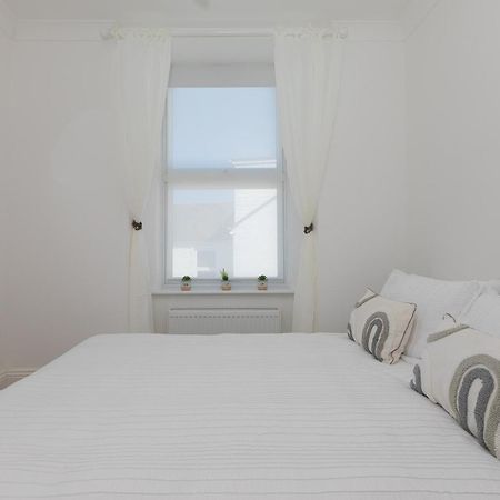 Apartament Seabreeze 3 - Seaview & Parking St Ives Zewnętrze zdjęcie
